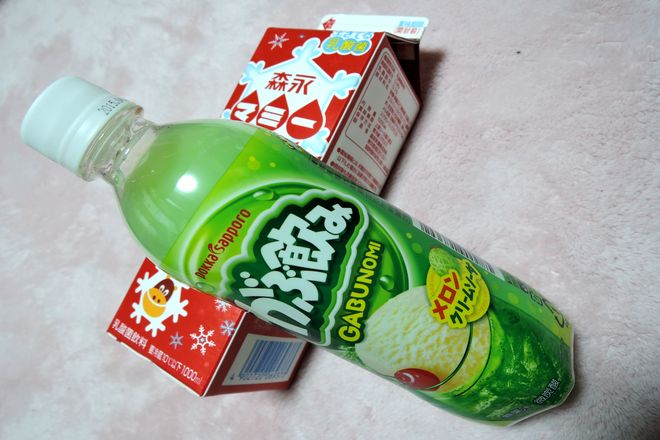 森永マミーとがぶ飲みメロンクリームソーダ