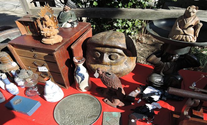 木彫りの民芸品