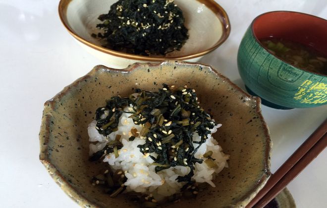 フキの葉の佃煮とご飯