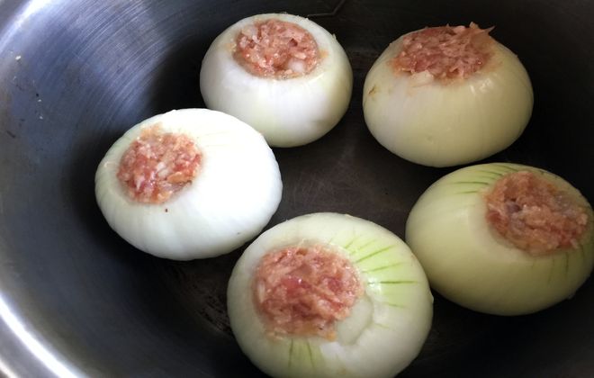 玉ねぎの肉詰め