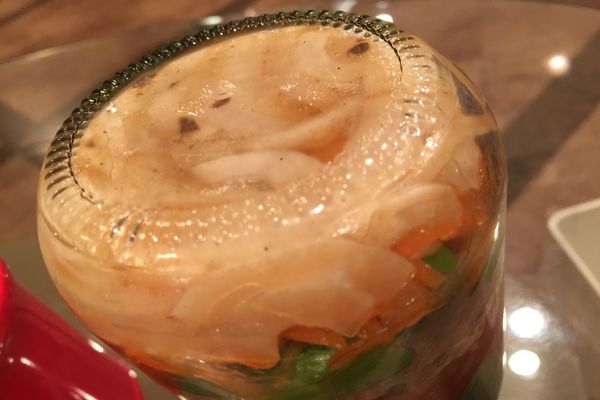 玉ねぎドレッシングのジャーサラダ