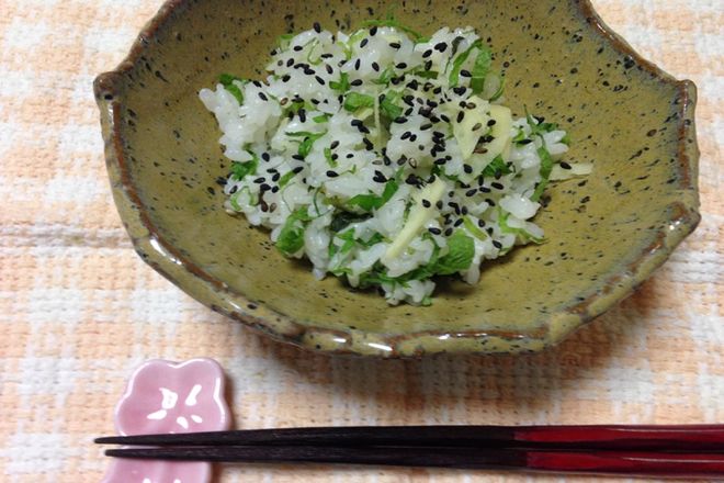 手汗の改善に!生姜シソご飯